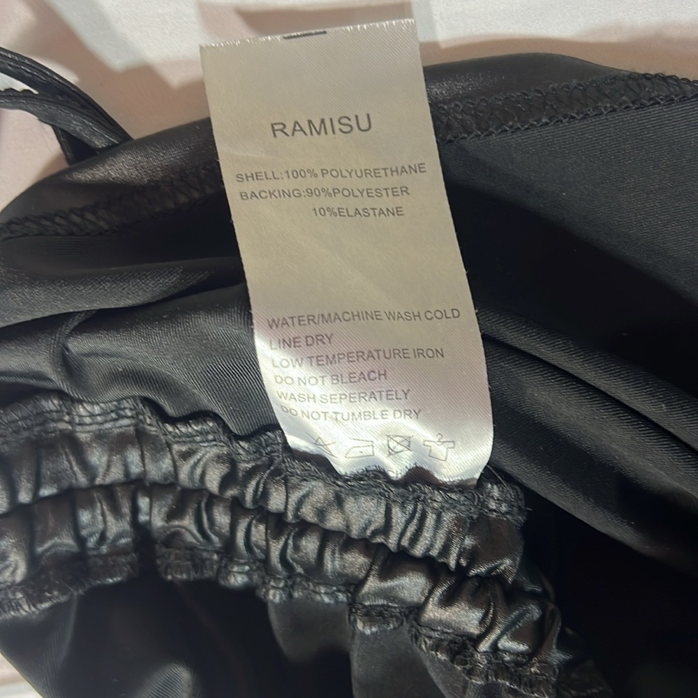 Ramisu black stretchy pleather dress NWT size medium - Picture 4 of 8